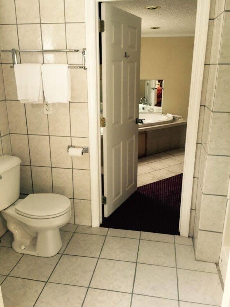 Skyview Motor Inn Johnston エクステリア 写真
