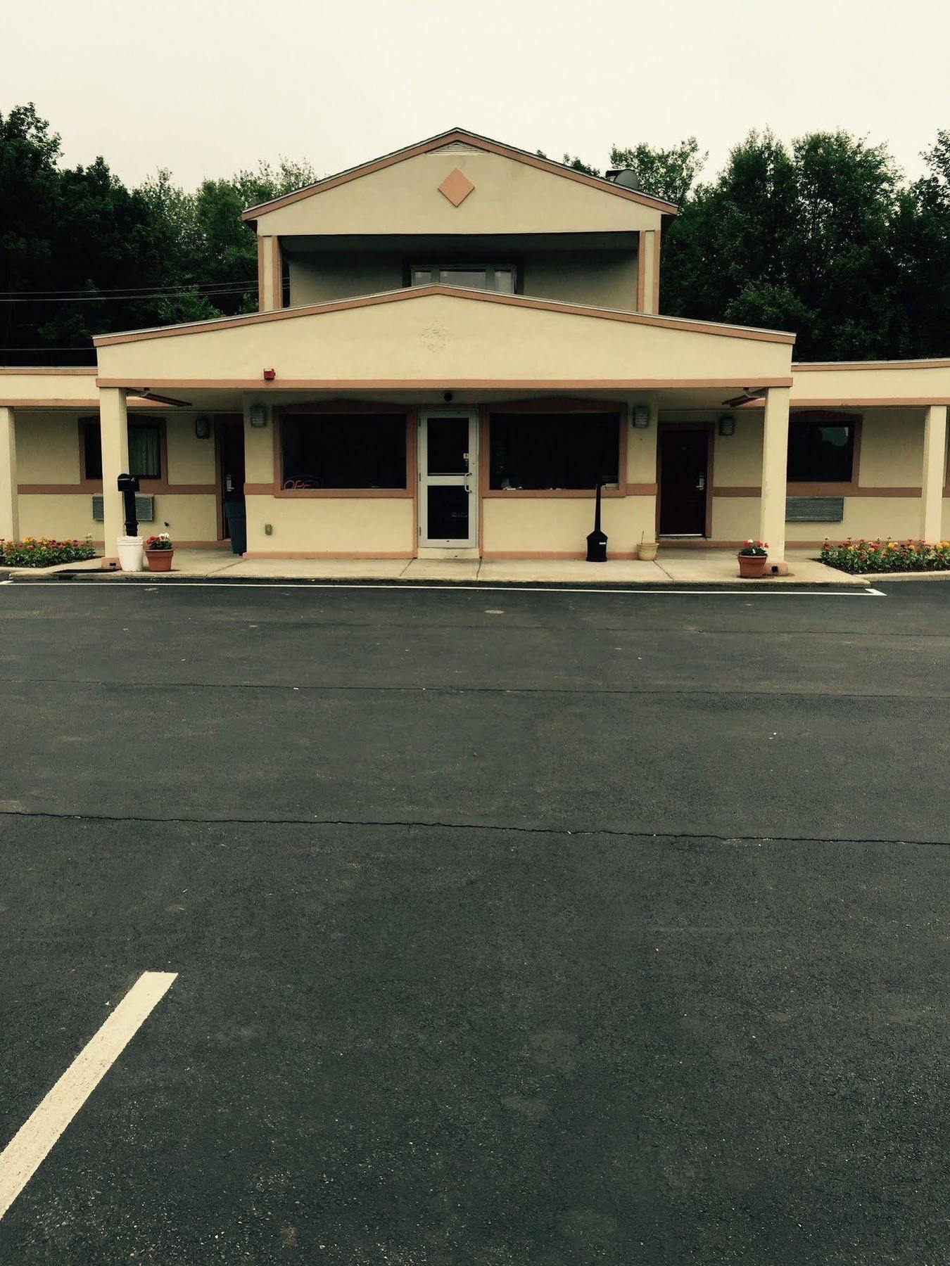Skyview Motor Inn Johnston エクステリア 写真